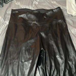 Leather skinny pants